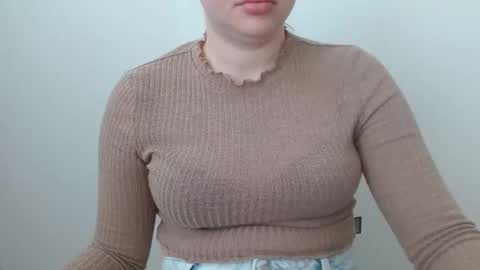 Snapshot of leyla_le chatting on 05-18-26, 06:08 Leyla online show from 05-18-26, 06:08