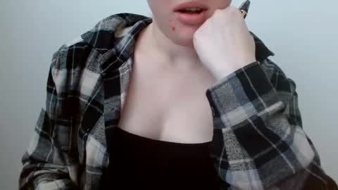 Snapshot of leyla_le chatting on 05-27-26, 06:43 Leyla online show from 05-27-26, 06:43