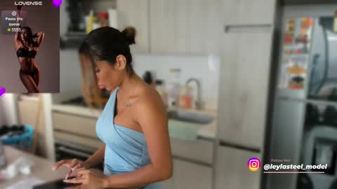 Snapshot of leyla_steel chatting on 03-05-25, 01:50 INSTA leylasteel model online show from 03-05-25, 01:50