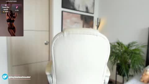Snapshot of leyla_steel chatting on 09-11-25, 06:30 INSTA leylasteel model online show from 09-11-25, 06:30