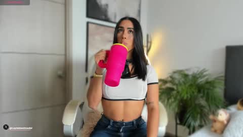Snapshot of leyla_steel chatting on 10-14-25, 04:19 INSTA leylasteel model online show from 10-14-25, 04:19