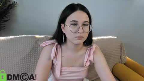 Snapshot of leylamirage chatting on 07-22-26, 12:19 leylamirage online show from 07-22-26, 12:19