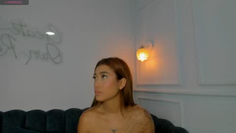Snapshot of leylarusso chatting on 06-20-26, 07:27 Leyla online show from 06-20-26, 07:27