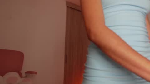 Snapshot of leyre_lerr chatting on 06-15-26, 02:36 Jessica online show from 06-15-26, 02:36