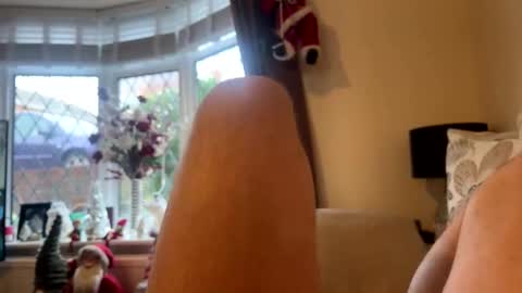 Snapshot of leyton66 chatting on 12-17-25, 11:27 leyton66 online show from 12-17-25, 11:27