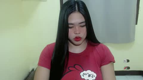 Snapshot of lhara_cumming chatting on 02-25-25, 12:03 LHARA online show from 02-25-25, 12:03