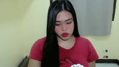 Snapshot of lhara_cumming chatting on 02-26-25, 12:05 LHARA online show from 02-26-25, 12:05