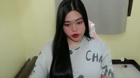 Snapshot of lhara_cumming chatting on 02-28-25, 11:23 LHARA online show from 02-28-25, 11:23