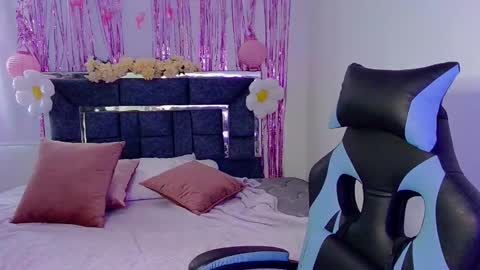 Lia  online show from 10-09-25, 05:55