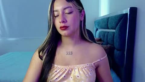 Lia  online show from 10-19-25, 02:50