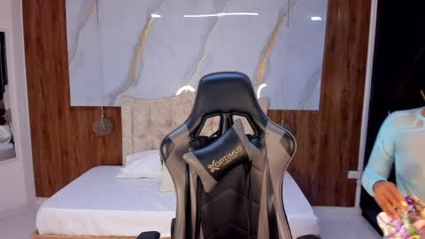 lia_16_ online show from 05-26-26, 11:06