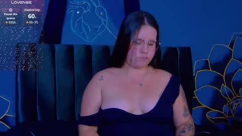 Snapshot of lia_avalon chatting on 05-22-26, 11:38 Lia Avalon online show from 05-22-26, 11:38