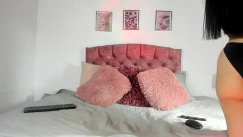 lia_blake7 online show from 05-18-26, 08:36