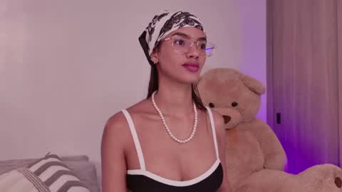 Lia online show from 04-21-26, 05:47