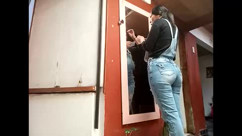 Lia online show from 01-28-25, 05:14