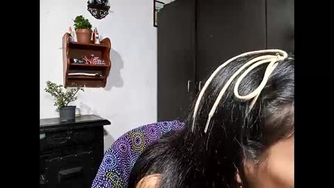 Lia online show from 02-10-25, 05:14