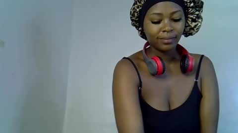 lia online show from 10-22-25, 05:19