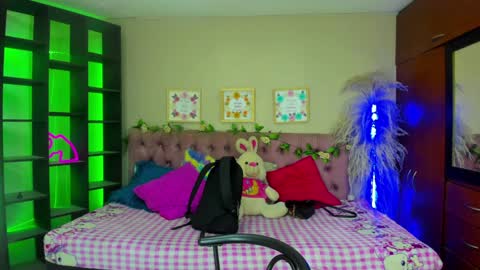 Snapshot of lia_keen chatting on 01-17-25, 07:27 lia online show from 01-17-25, 07:27