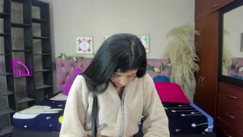 Snapshot of lia_keen chatting on 01-20-25, 08:07 lia online show from 01-20-25, 08:07