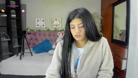 Snapshot of lia_keen chatting on 02-28-25, 07:56 lia online show from 02-28-25, 07:56
