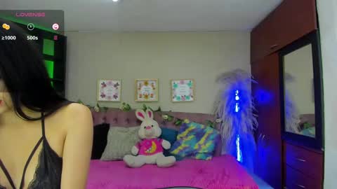 Snapshot of lia_keen chatting on 03-04-25, 08:27 lia online show from 03-04-25, 08:27