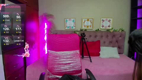 Snapshot of lia_keen chatting on 09-10-25, 08:20 lia online show from 09-10-25, 08:20