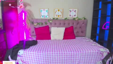 Snapshot of lia_keen chatting on 09-26-25, 08:02 lia online show from 09-26-25, 08:02