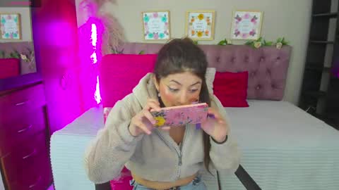 Snapshot of lia_keen chatting on 09-27-25, 08:25 lia online show from 09-27-25, 08:25