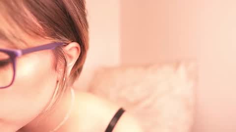 Snapshot of lia_mackenzie chatting on 02-18-26, 09:22 liaa online show from 02-18-26, 09:22