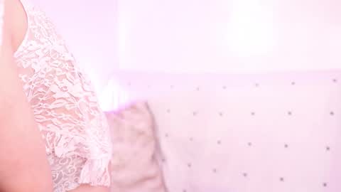 Snapshot of lia_mackenzie chatting on 02-20-26, 12:29 liaa online show from 02-20-26, 12:29