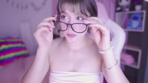 Snapshot of lia_mackenzie chatting on 05-06-26, 03:02 liaa online show from 05-06-26, 03:02