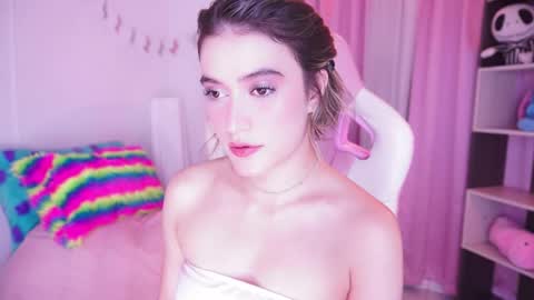 Snapshot of lia_mackenzie chatting on 05-15-26, 01:01 liaa online show from 05-15-26, 01:01