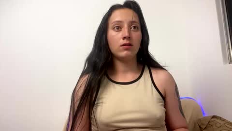 Snapshot of lia_queen610 chatting on 05-11-26, 11:35 Little Queen Lia online show from 05-11-26, 11:35