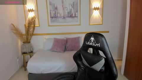 Lia  online show from 11-16-25, 02:28