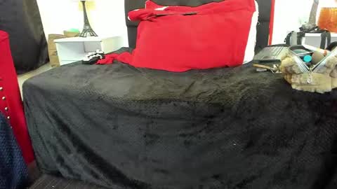 Snapshot of lia_taylorr1 chatting on 02-10-25, 12:50 Lia Taylor online show from 02-10-25, 12:50