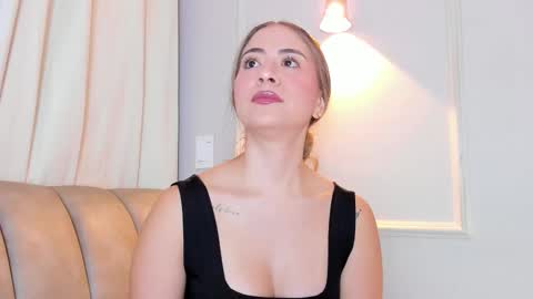 Snapshot of lia_walton__ chatting on 02-27-26, 12:16 liz walton online show from 02-27-26, 12:16