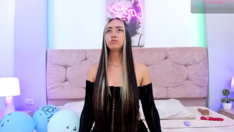 Snapshot of liaa_18 chatting on 01-19-25, 03:50 Liaa online show from 01-19-25, 03:50