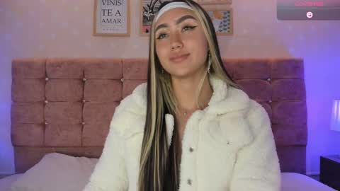 Snapshot of liaa_18 chatting on 02-19-25, 09:06 Liaa online show from 02-19-25, 09:06