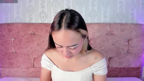Snapshot of liaa_18 chatting on 09-25-25, 03:54 Liaa online show from 09-25-25, 03:54