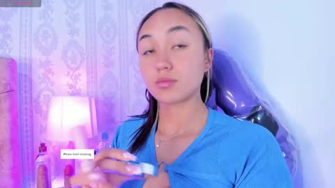 Snapshot of liaa_18 chatting on 10-11-25, 04:22 Liaa online show from 10-11-25, 04:22