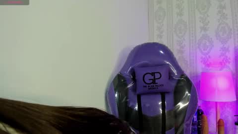 Snapshot of liaa_18 chatting on 10-15-25, 02:44 Liaa online show from 10-15-25, 02:44