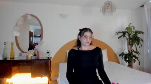 Snapshot of liaa_moretti_ chatting on 02-16-26, 09:00 Liaa online show from 02-16-26, 09:00