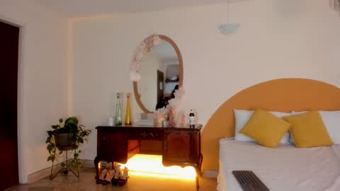 Snapshot of liaa_moretti_ chatting on 02-17-26, 04:24 Liaa online show from 02-17-26, 04:24