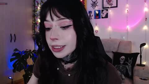 Liaa  online show from 03-25-26, 11:00