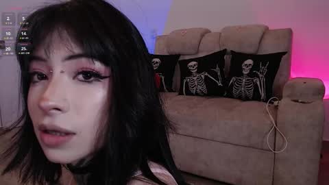 Snapshot of liaa_rodriguezz chatting on 05-30-26, 11:46 Liaa online show from 05-30-26, 11:46