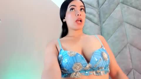 Lia cooper online show from 10-02-25, 09:00