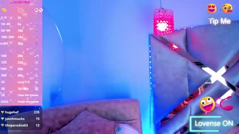 Snapshot of liaagener chatting on 12-30-24, 10:34 Liaa online show from 12-30-24, 10:34