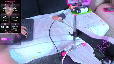 Snapshot of liaagener chatting on 10-13-25, 02:55 Liaa online show from 10-13-25, 02:55