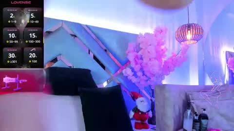 Snapshot of liaagener chatting on 11-25-25, 02:44 Liaa online show from 11-25-25, 02:44