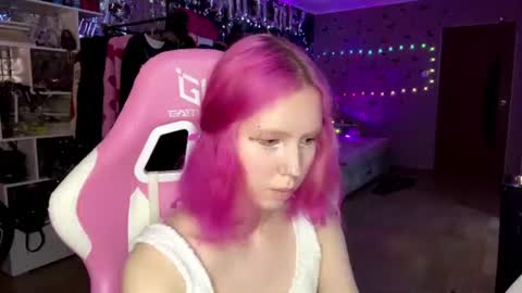 Snapshot of liaaluna chatting on 06-23-26, 01:53 Lia online show from 06-23-26, 01:53